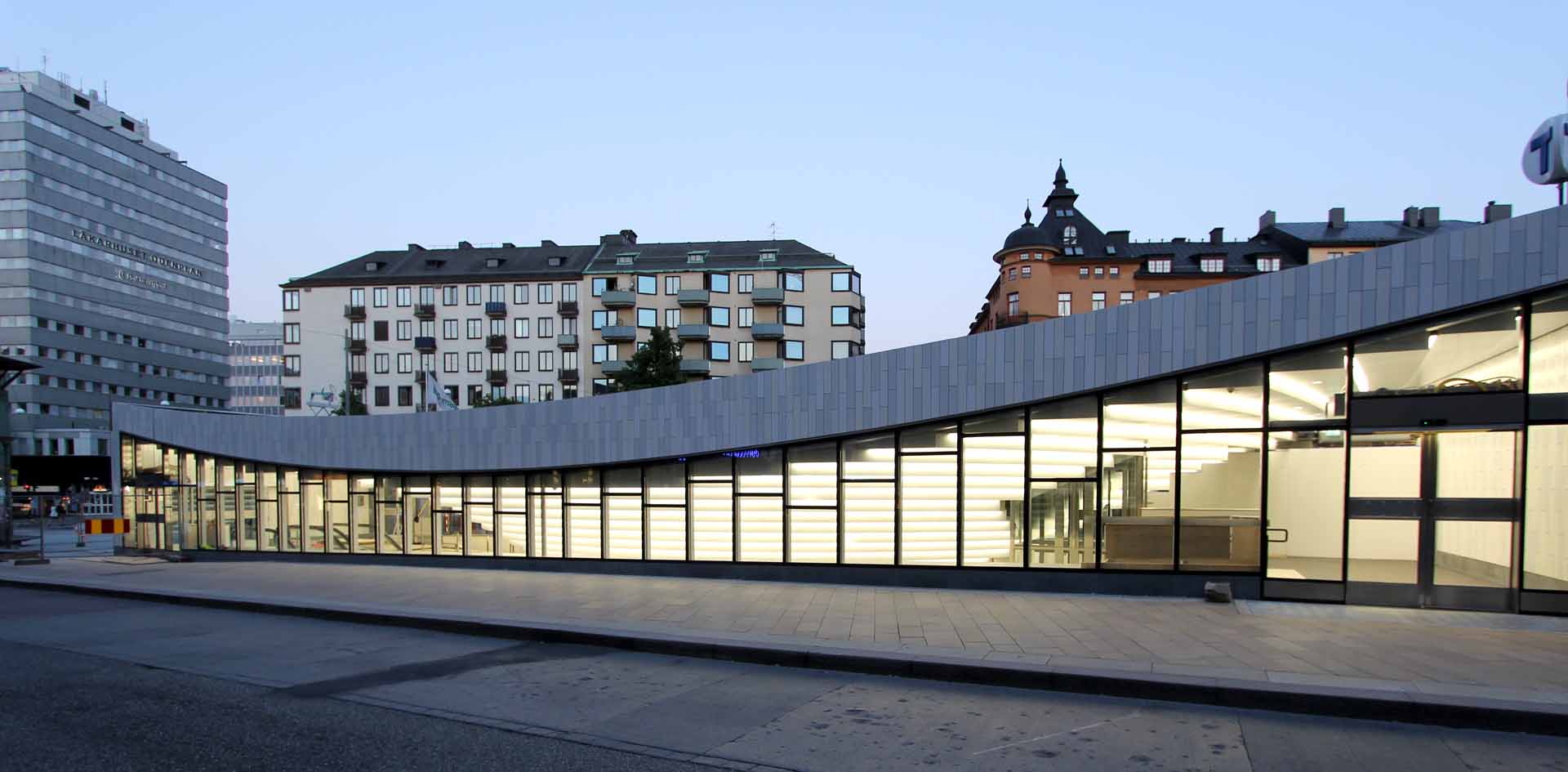 Flexplåt: Arkitektritat undertak, Odenplans tunnelbanenedgång, Stockholm